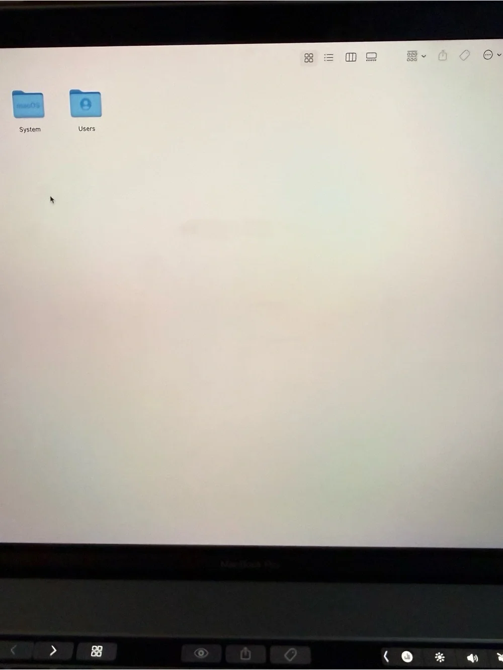 Apple MacBook Pro Laptop Computer 2017 Core i7, 15-in Display 16GB